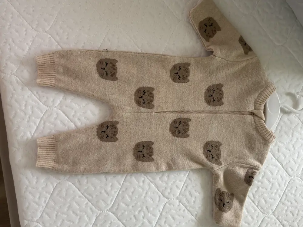 Детский вязанный комбинезон