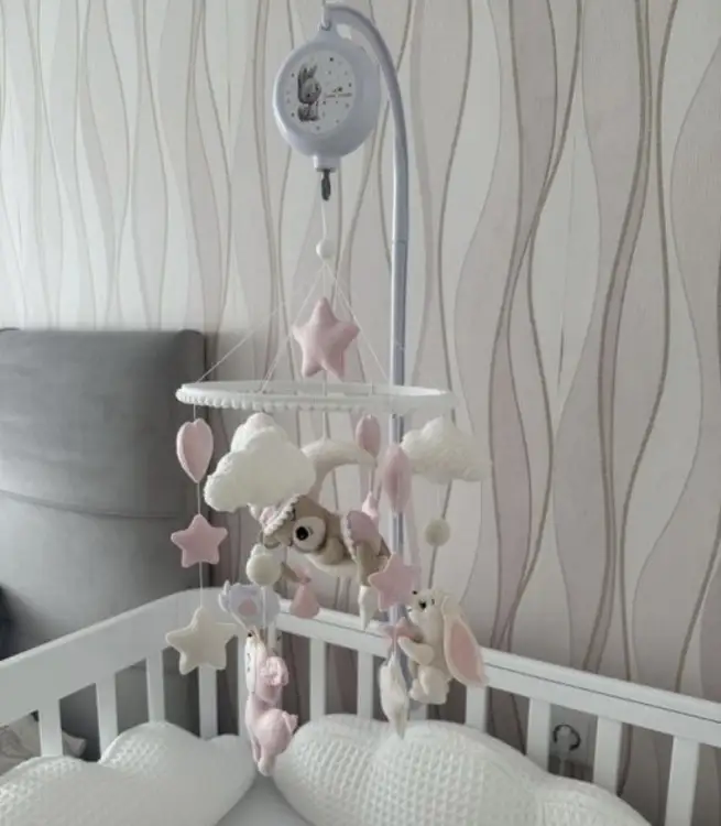 Музыкальный мобиль из фетра