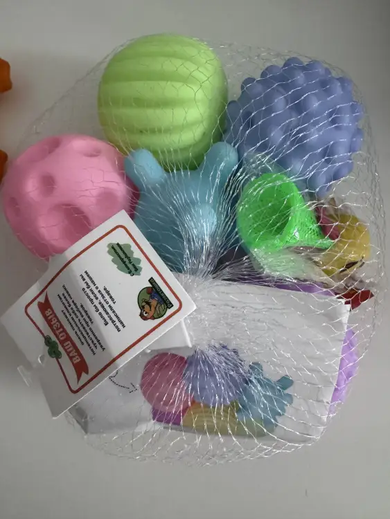 Лот игрушек до года