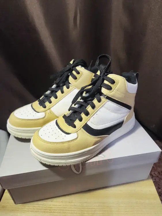 Кроссовки высокие утеплённые