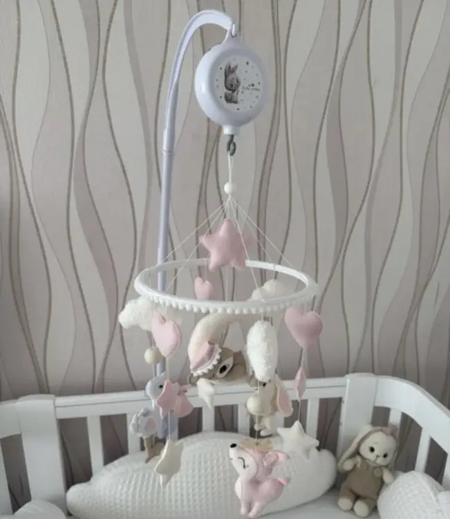 Музыкальный мобиль из фетра