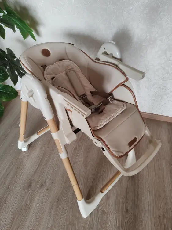 Стульчик для кормления Amarobaby Elegant