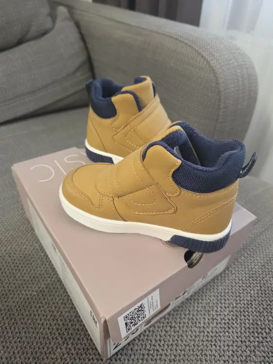 Ботиночки демисезонные 22размер