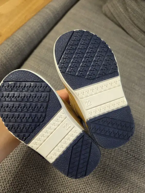 Ботиночки демисезонные 22размер