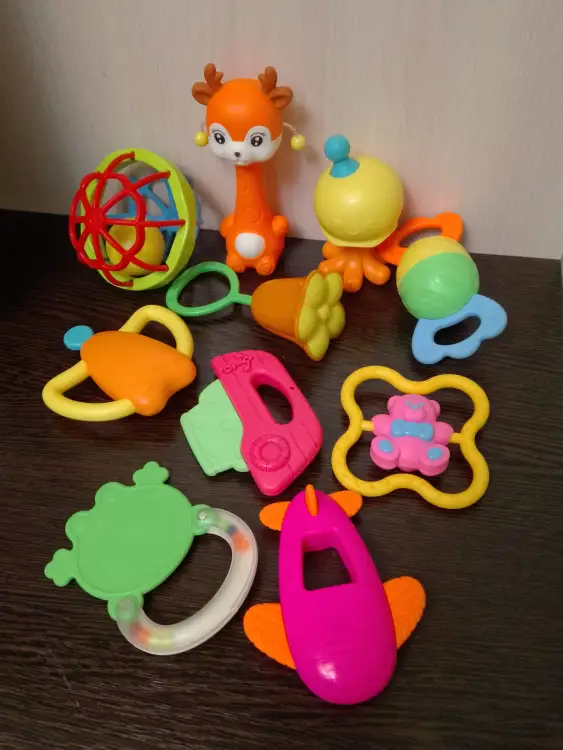 Набор развивающих игрушек и грызунов для малышей 0+.
