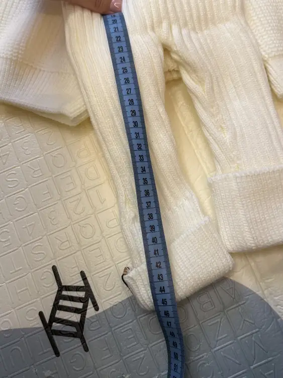 Костюм вязаный новый