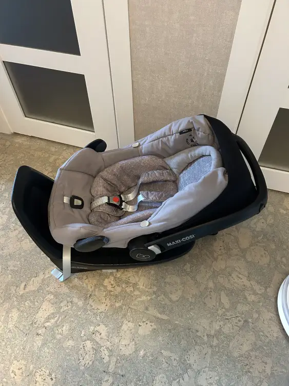 Автолюлька Maxi cozi с базой isofix