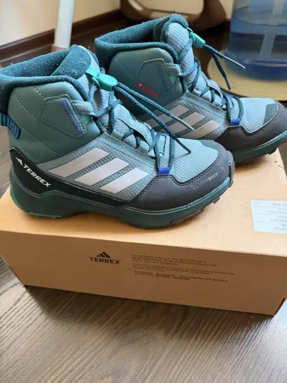 Ботинки зима adidas р.33 (205)