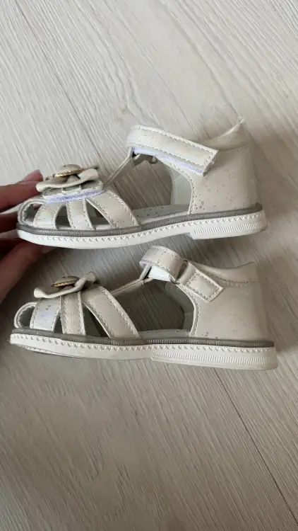 Босоножки 24размер