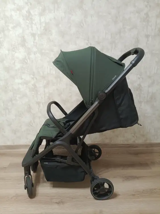 Коляска прогулочная Carello nova