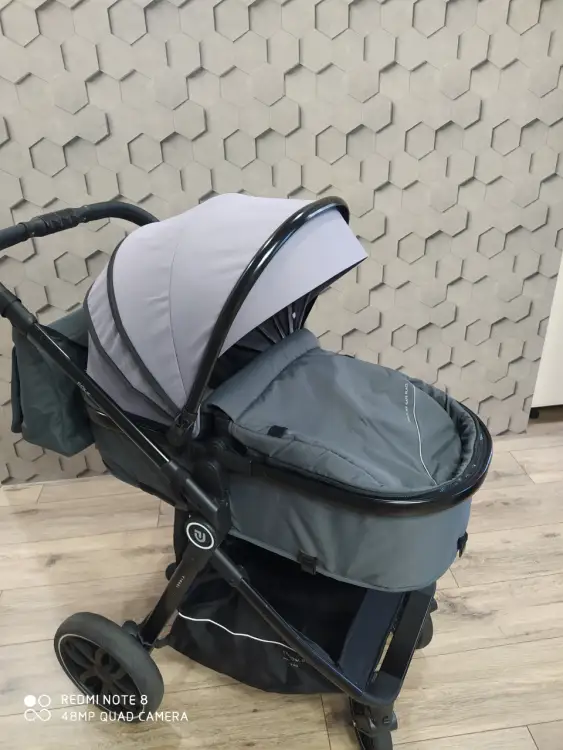Коляска 3 в 1 в хорошем состоянии
