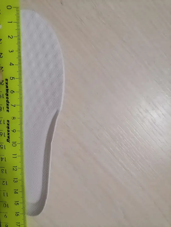 Кроссовки новые. Покупала дочери, но могут подойти и мальчику (унисекс).