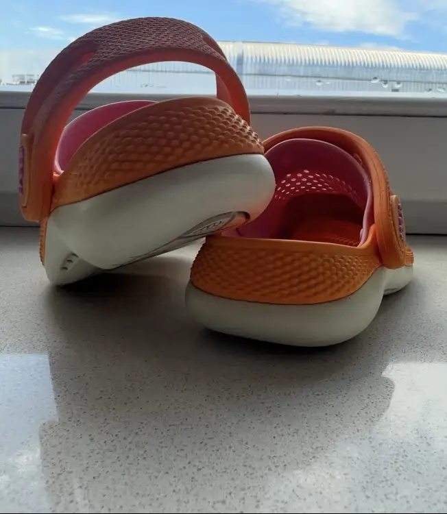 Crocs размера 23-24 для девочки ( оригинал)