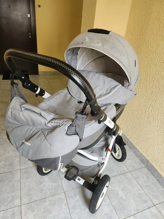 Б/у коляска 2 в 1 в хорошем состоянии