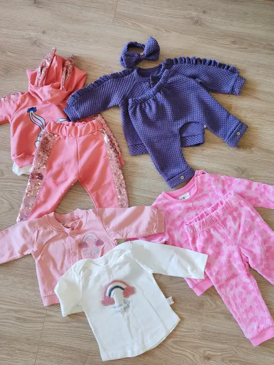 Костюмчики на 6-12 месяцев