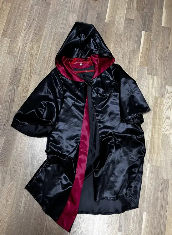 Новогодний костюм - плащ волшебника.