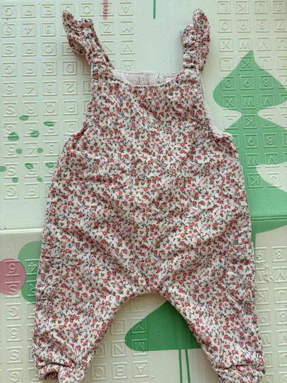 Милые вельветовые комбинезоны для девочки