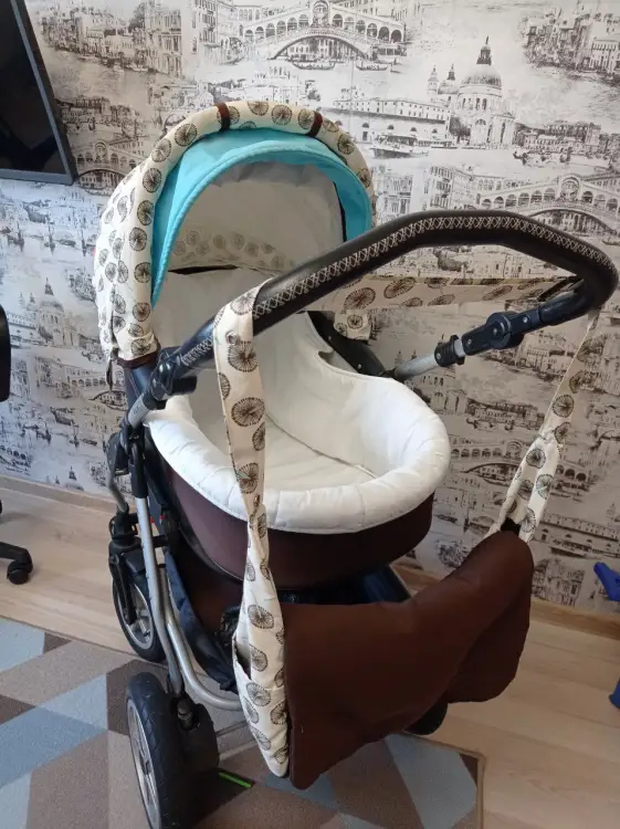 Продам коляску в отличном состоянии.У коляски прекрасная проходимость, мягкая подвеска, быстрая блок