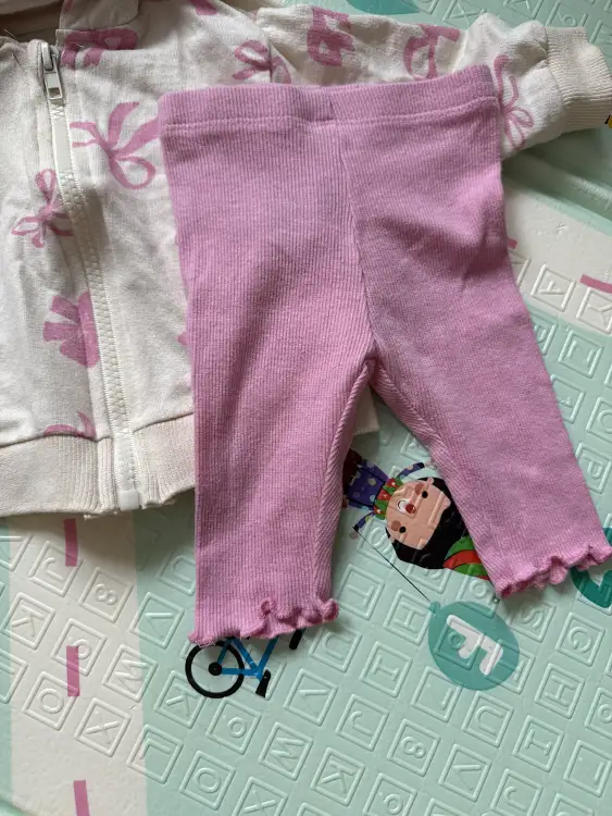 Костюмчик на девочку 62