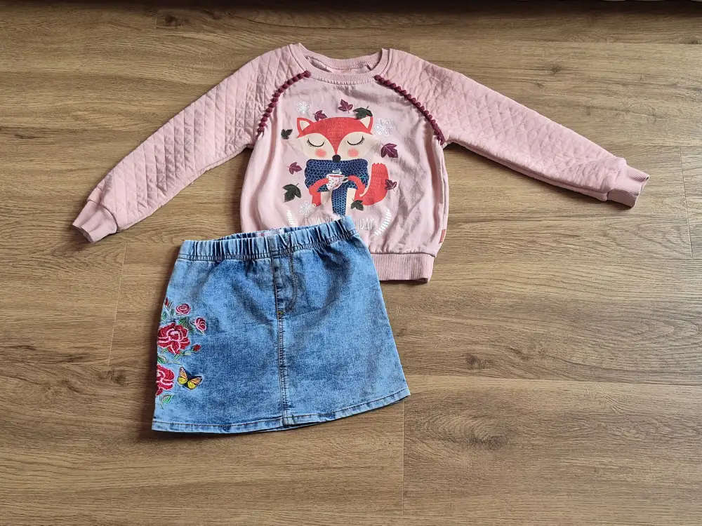 Лот для девочки на рост 104