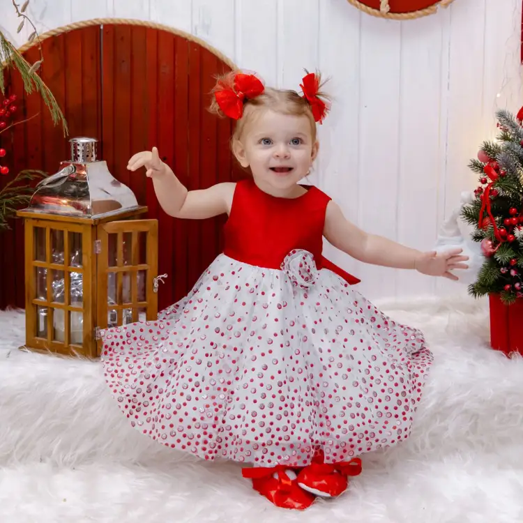 Нарядное платье для девочки 1,5-2 лет с пинетками и бантиками