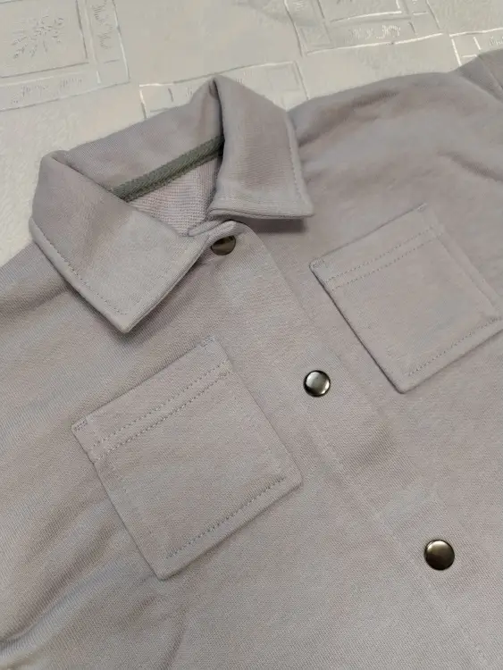 Костюм на девочку новый(жакет, брюки), 98 размер