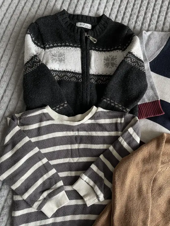 Лот тёплых кофточек на 3-4 года