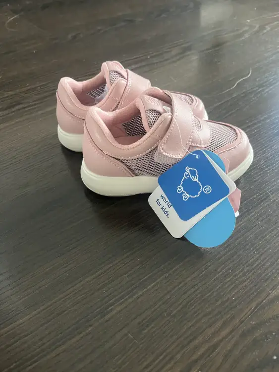 Кроссовки littlebluelamb р.24 новые