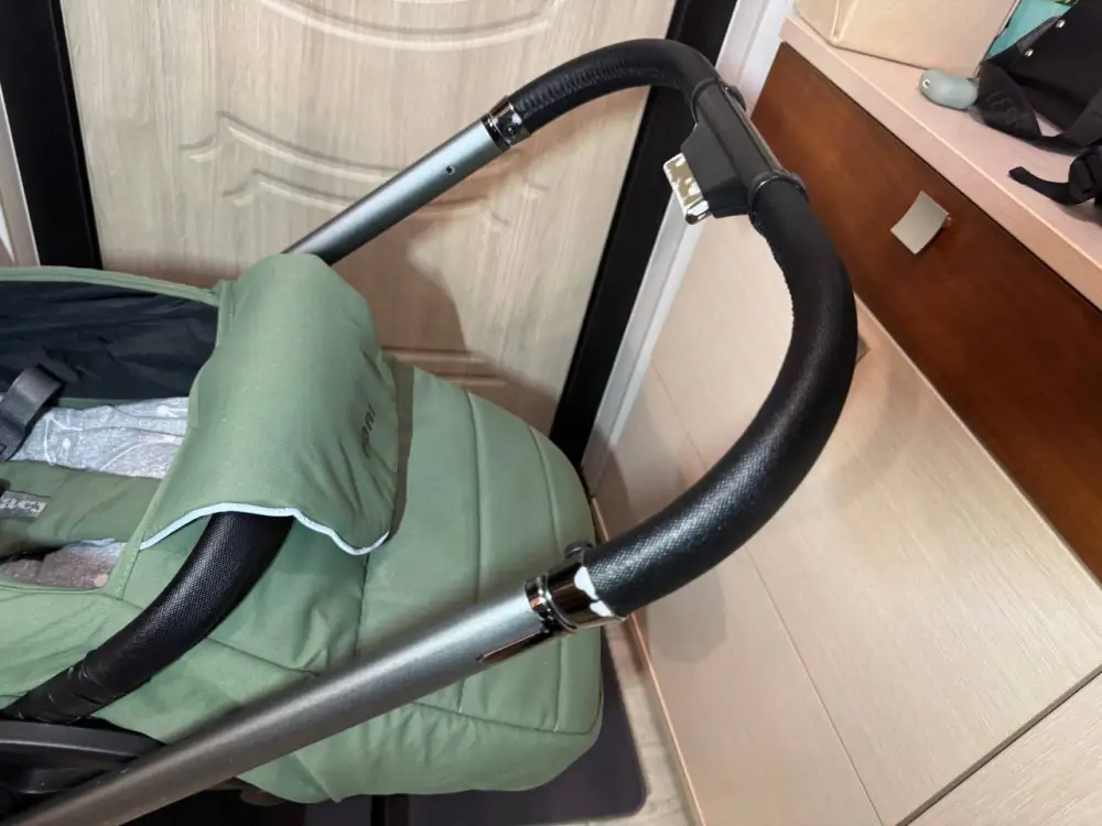 Продам коляску luxmom 811 2в1: прогулочный блок (реверсивный) и люлька в хорошем состоянии