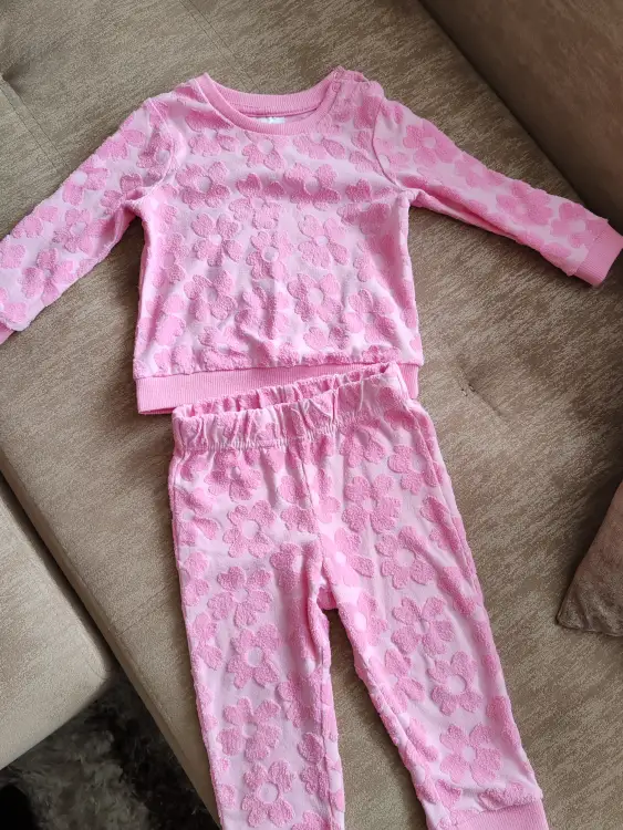 Костюмчики на девочку 6-12 месяцев