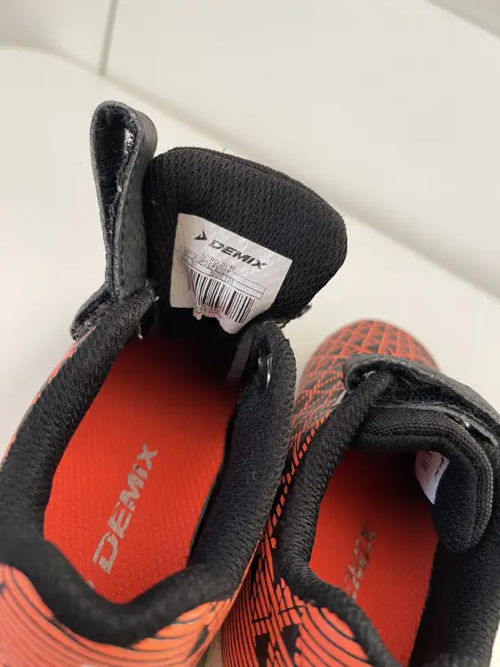 Бутсы футбольные DEMIX 26 размера (16-16.5 см)