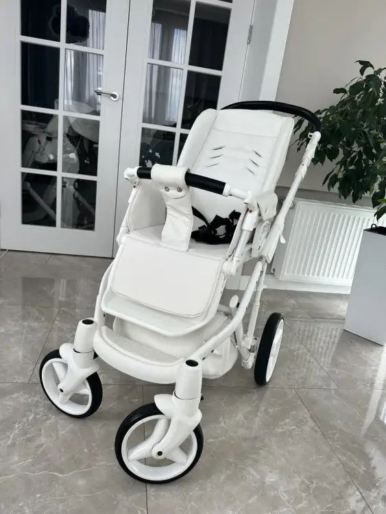 Коляска Adamex Luciano Deluxe 2 в 1 Q107 белая