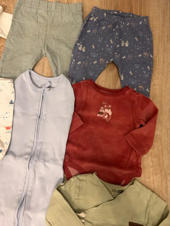 Лот одежды на малыша 50-62 размера