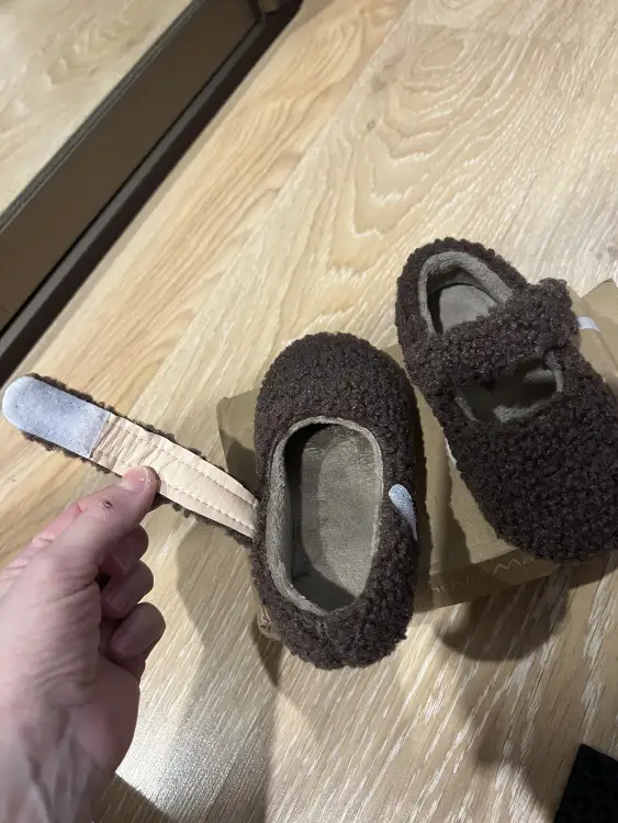 Тапочки на липучке(новые)