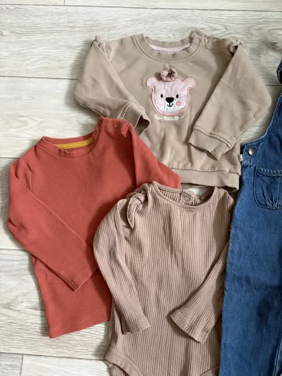 Лот джинсы, кофточки, комбинезон