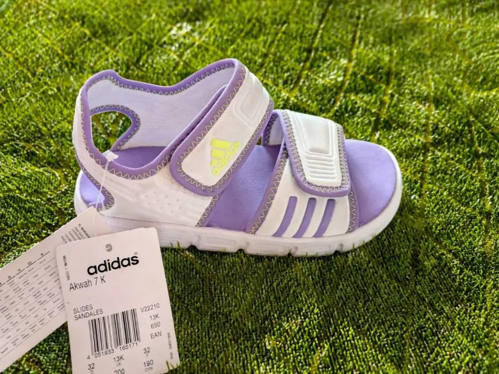 Adidas сандалии новые для мальчика и для девочки р.32