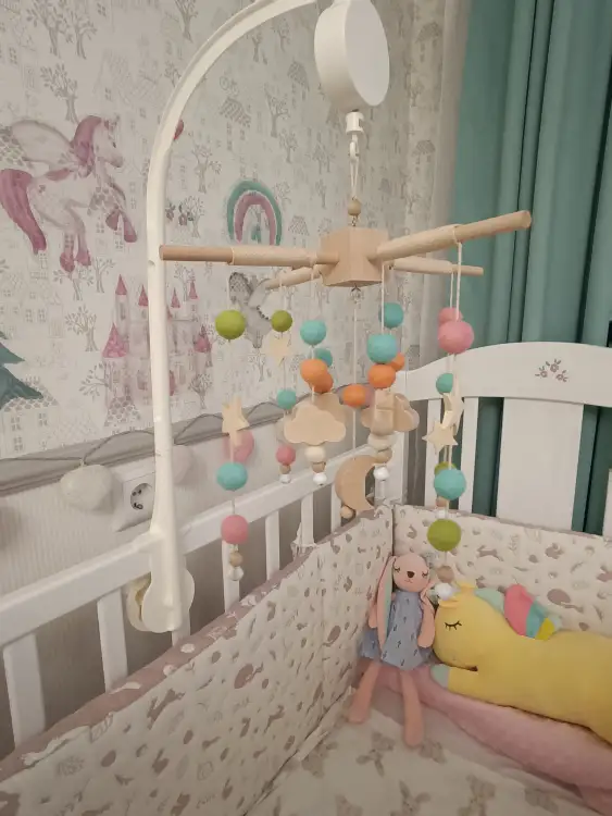 Мобиль в детскую кроватку с музыкальным блоком