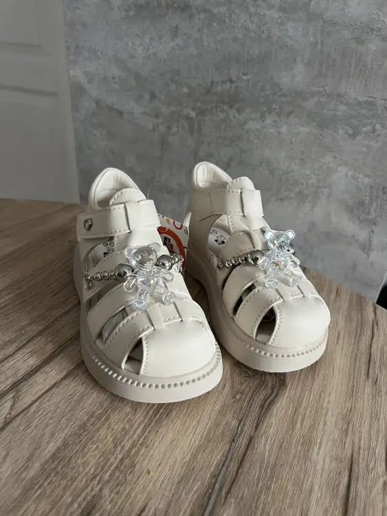 Босоножки новые по стельке 18 см