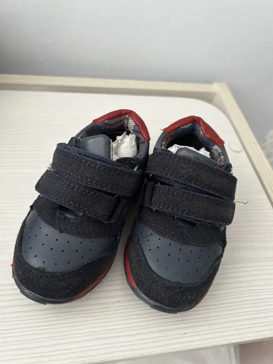 Первые кроссовки малыша