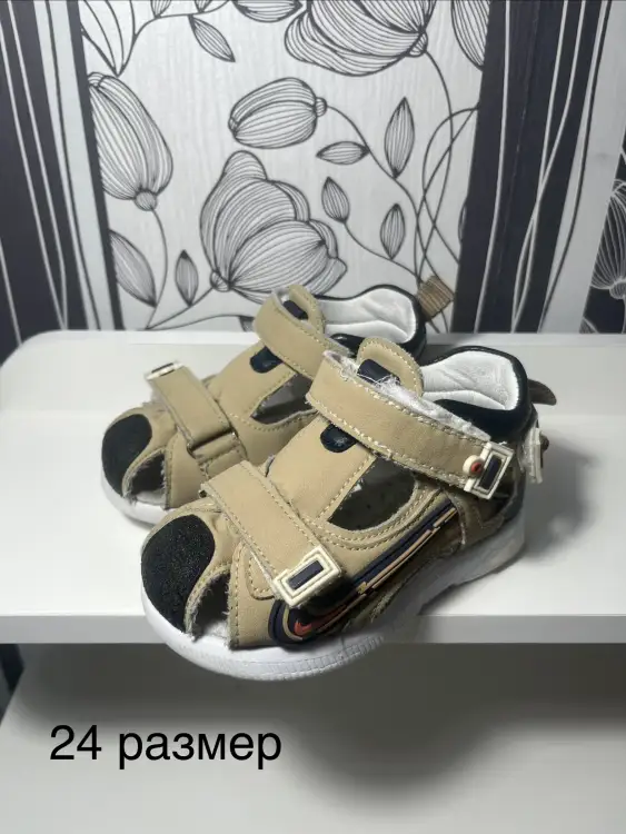 Лот обуви (24-25)