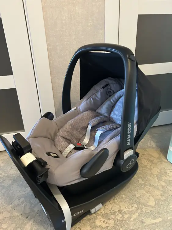 Автолюлька Maxi cozi с базой isofix
