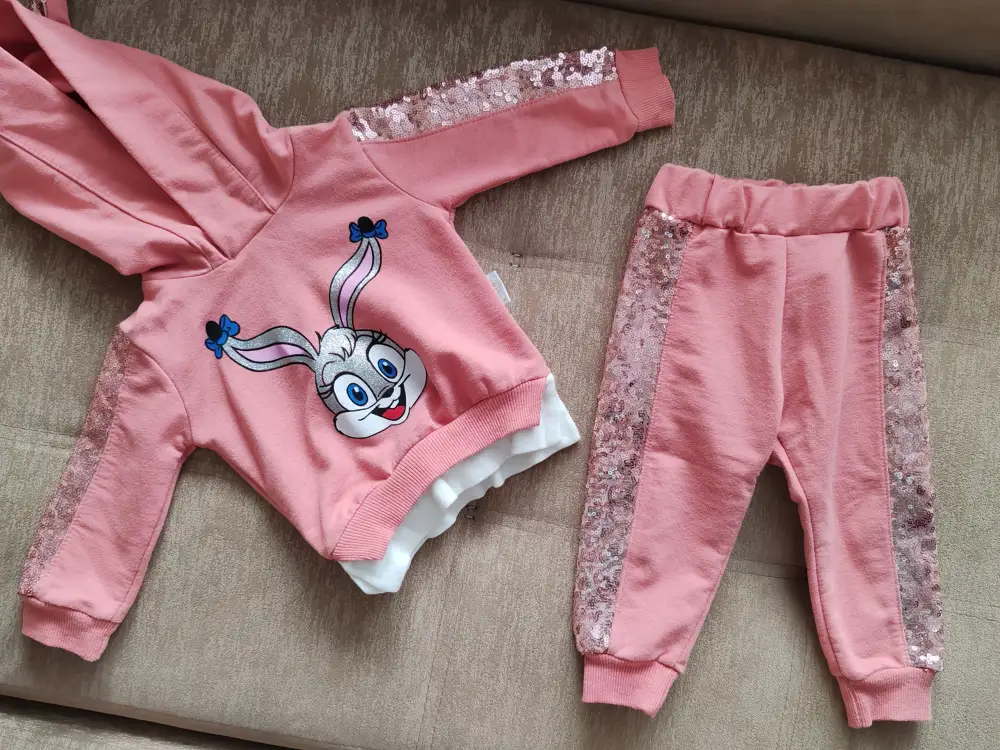 Костюмчики на девочку 6-12 месяцев