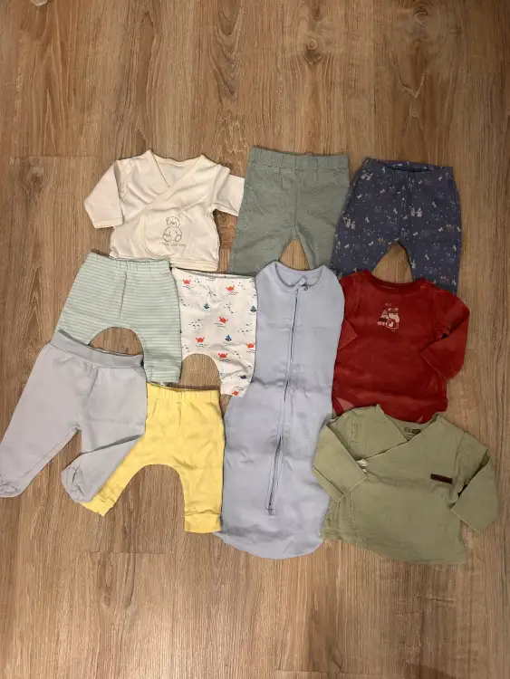 Лот одежды на малыша 50-62 размера