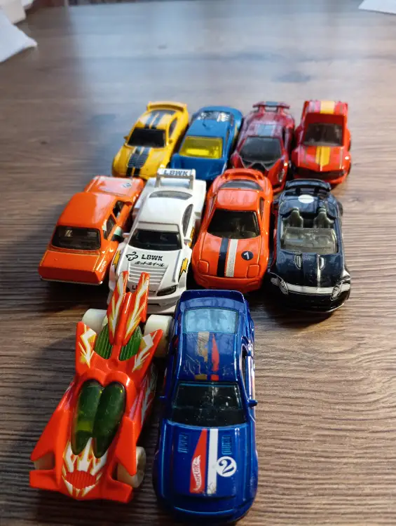 Машинки Hotwheels