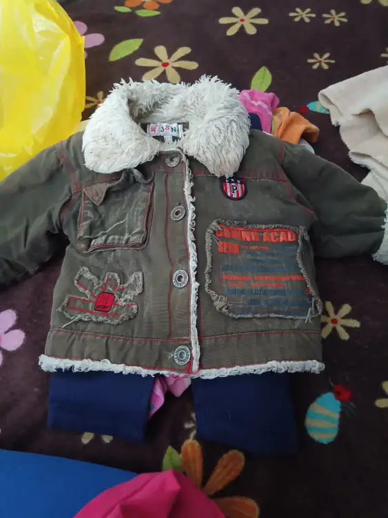 Лот одежды 0+. Все даром. Много колгот, вещи в нормальном состоянии.