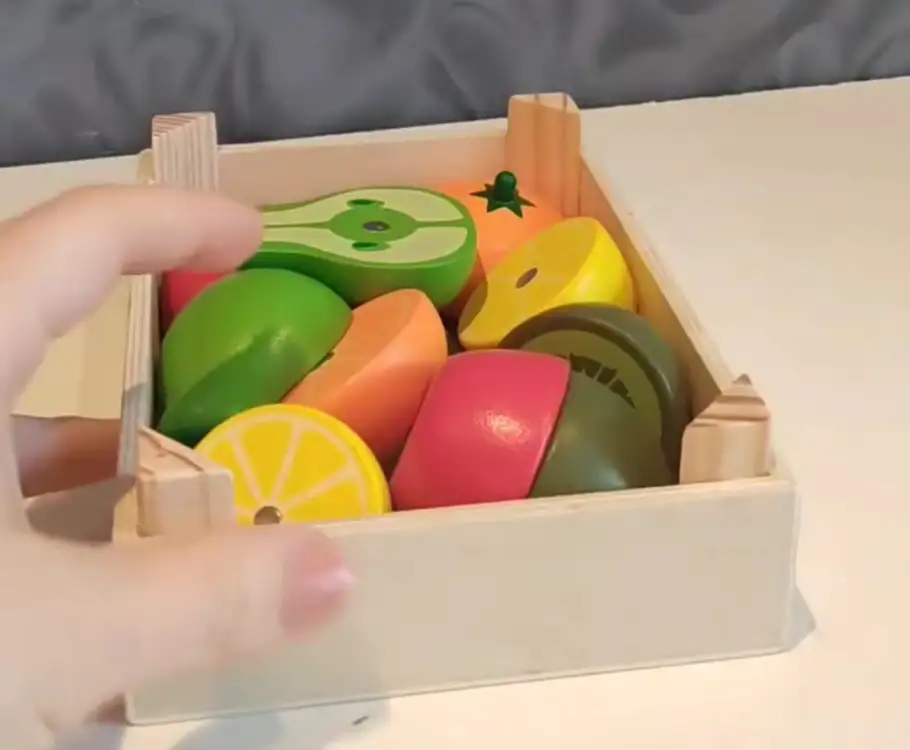 Деревянные фрукты на магнитах