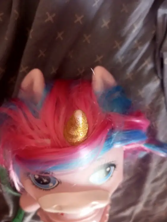 Пупси единорог ест слайм какает