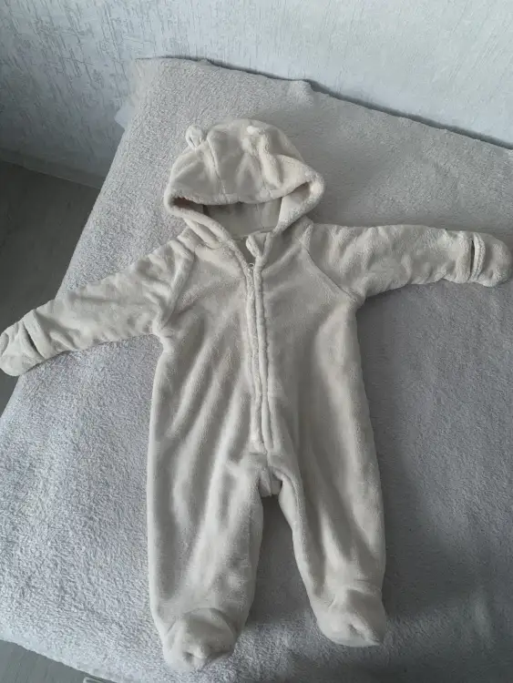 Лот комбинезончиков 0-6 месяцев