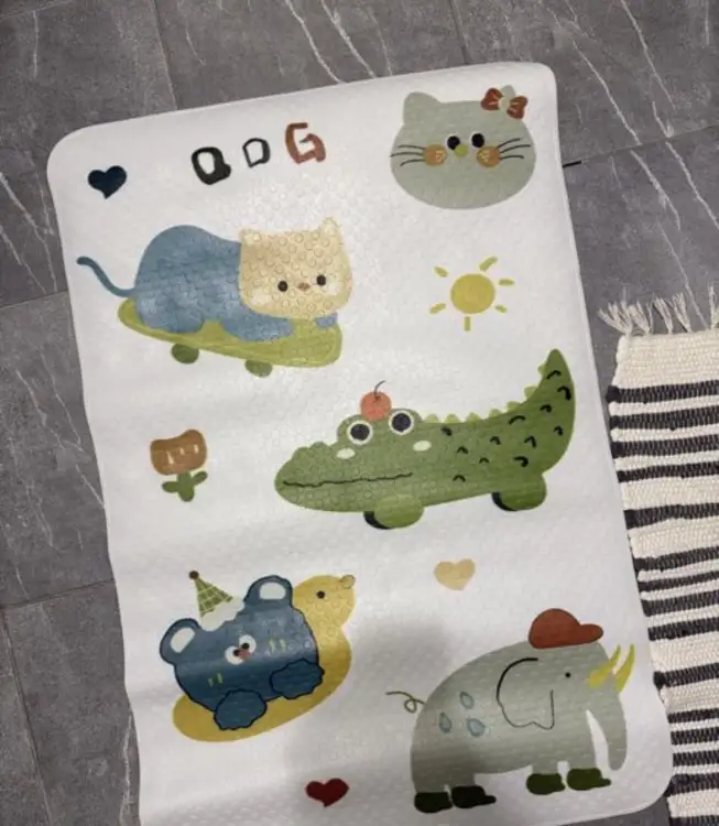 Противоскользящий коврик в ванную