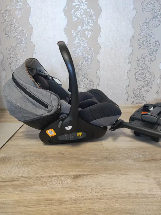 Автокресло Joie i-Level i-Size + база Isofix